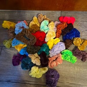 38 Hair ties